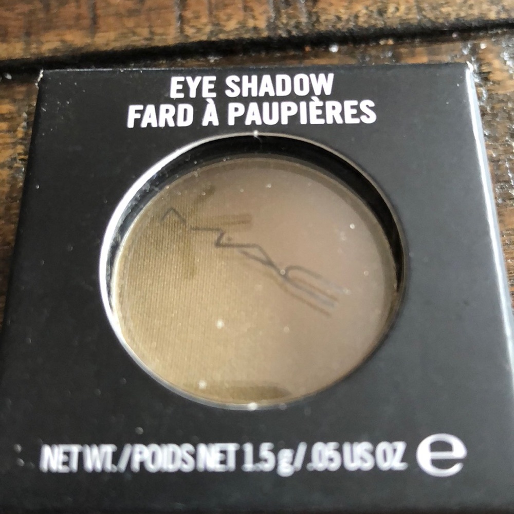 Mac eyeshadow marsh